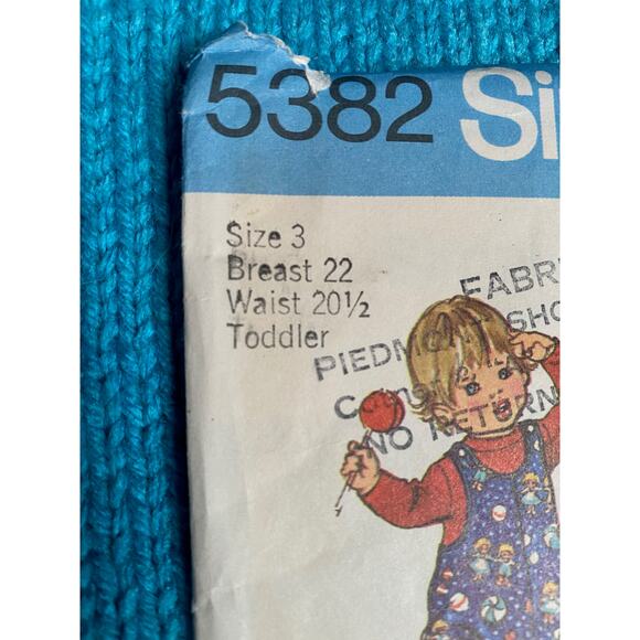 Simplicity Sewing pattern 5382 kids jumper overall - Picture 5 of 5